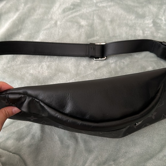 Louis Vuitton Discovery Bumbag CA2109 - Picture 8 of 10